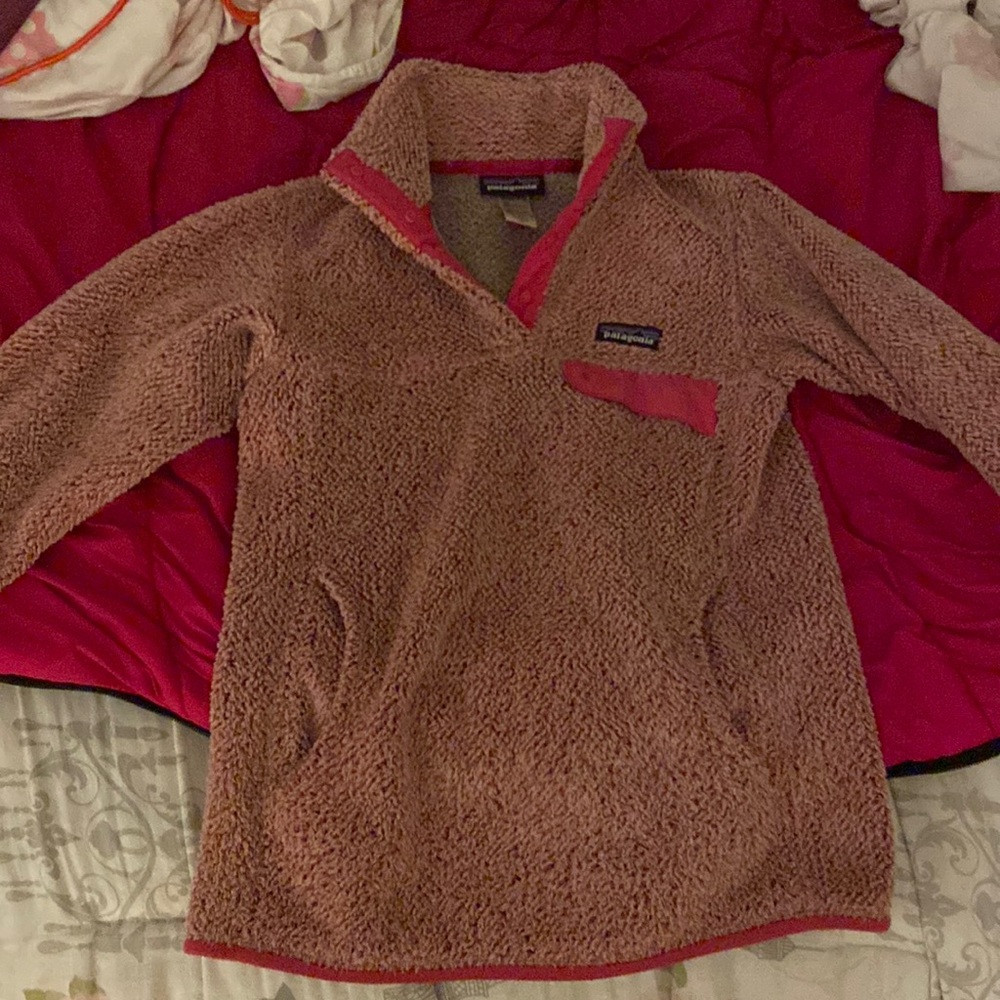 Super cute pink Patagonia button up!